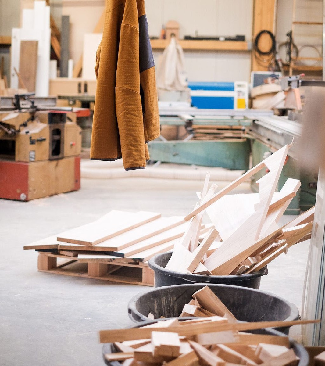 Détail de multiplex de bouleau travaillé à l’atelier Elysta en Belgique